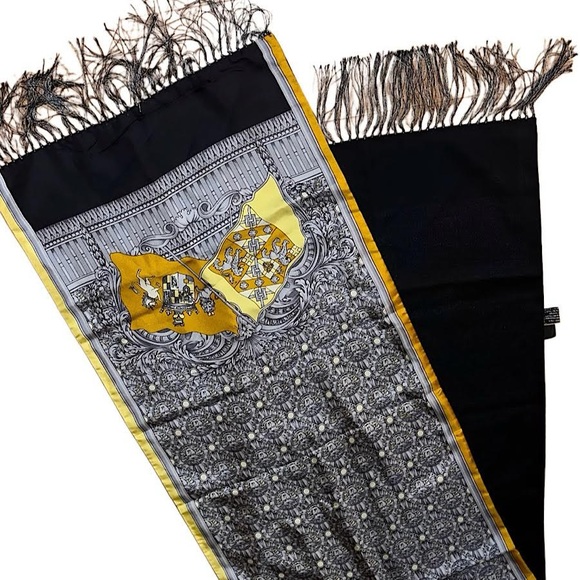 Authentic Vintage Atelier Versace Medusa Oversized Silk Fringe Scarf - Picture 3 of 12